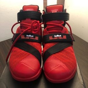 Lebron Soldier 9
